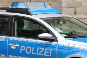 Schüsse vor Haus lösen großen Polizeieinsatz aus