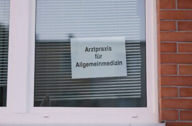 Gesundheitsminister will gleiche Wartezeiten beim Arzt für alle