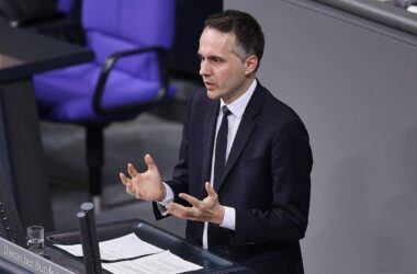 Grüne fordern Elternzeit für Abgeordnete