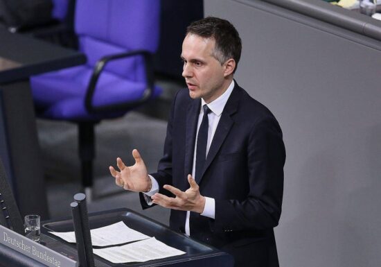 Grüne fordern Elternzeit für Abgeordnete