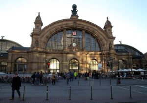 Nach Mord am Frankfurter Hauptbahnhof vier weitere Festnahmen