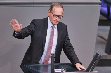 Michael Müller kritisiert SPD-intern eine "Aufgabe der Mitte"