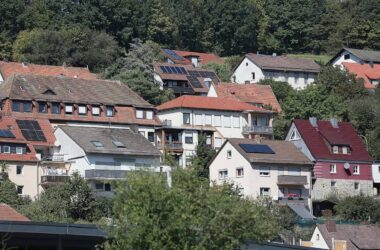 Rückgang bei Immobilienpreisen schwächt sich weiter ab