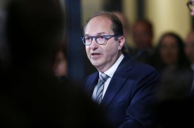 Dobrindt will Wahlrechtsreform zur Koalitionsbedingung machen