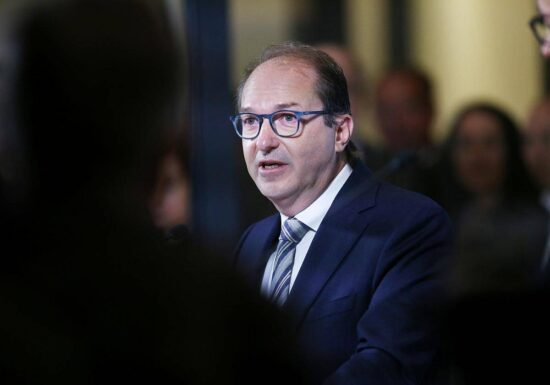 Dobrindt will Wahlrechtsreform zur Koalitionsbedingung machen