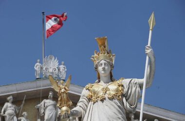 Österreich verteidigt neuen Asylkurs gegenüber Syrern