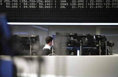 Dax tritt am Mittag auf der Stelle - Zurückhaltung vor EZB-Sitzung