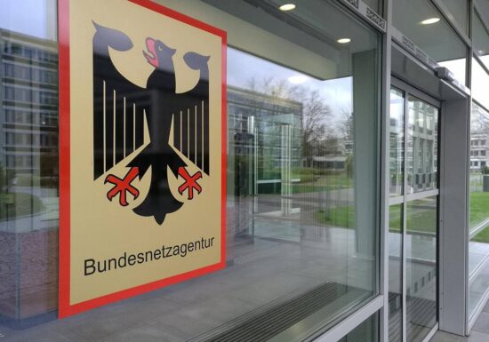 Dunkelflaute: Netzagentur prüft Ursachen von Strompreisanstieg