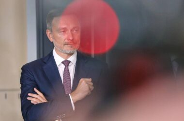 Lindner sieht Deutschland "auf der Kippe"