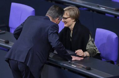 SPD hält Grünen schwarz-grüne Pläne vor