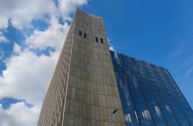 SPD-Generalsekretär kritisiert Musk und Springer-Verlag