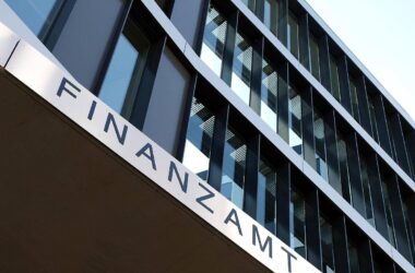 IW: Mehrheit der Steuerzahler muss 2025 mehr zahlen