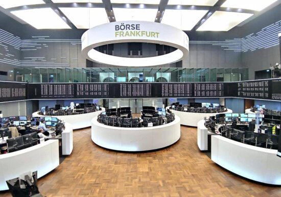 Dax am Mittag weiter im Plus - Münchener Rück im Aufwind