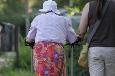 Bundesrat macht Weg zu höherem Pflegebeitrag frei