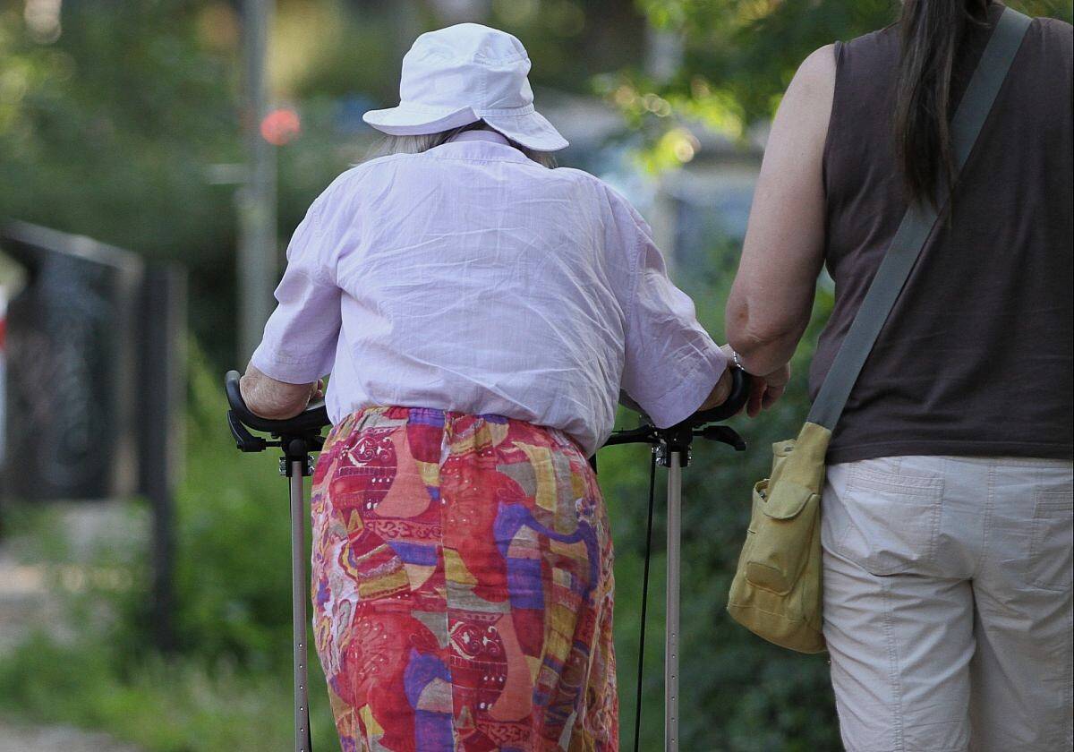 Bundesrat macht Weg zu höherem Pflegebeitrag frei