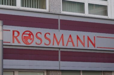 Rossmann-Chef gegen Milliardärsbesteuerung