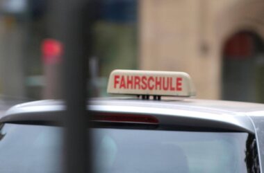 Habeck will Staats-Zuschuss für Azubis zum Führerschein