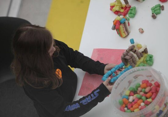 Grüne und FDP schließen sich Kritik an Kinderbetreuung an