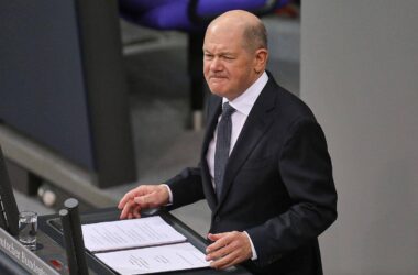 Bundestag entzieht Scholz das Vertrauen