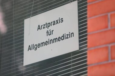 Wirtschaftsverbände sympathisieren mit Teilzeit-Krankschreibung