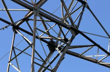 SPD warnt im Streit um Netzentgelte vor "Totalverweigerer Merz"