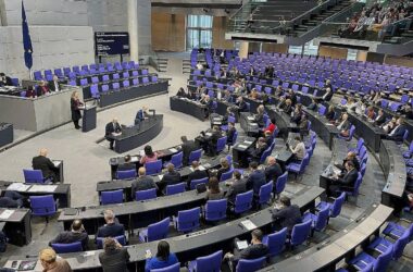 Bundestag bringt Finanzierung des Deutschlandtickets auf den Weg