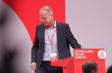 SPD-Generalsekretär findet Scholz-Kritik an Merz "angemessen"