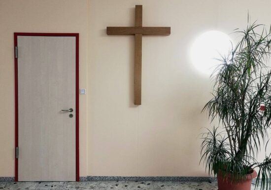Vertrauen in evangelische Kirche sinkt auf Rekordtief