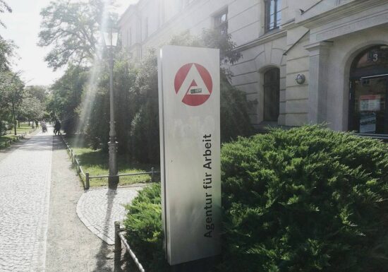 Wirtschaftsweise erwartet Anstieg der Arbeitslosigkeit