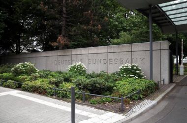 Bundesbank schraubt Prognose für deutsche Wirtschaft nach unten