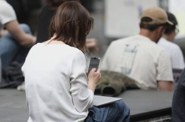 Etwas weniger Deutsche planen 2025 digitale Auszeit
