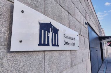 Ex-EU-Kommissar sorgt sich um Demokratie in Österreich