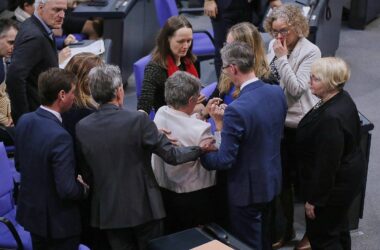 Haßelmann wirft Union und FDP "Erpressung" vor