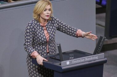 Klöckner derzeit gegen AfD-Verbot
