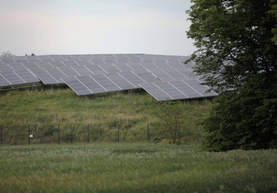 Netzbetreiber und BDEW warnen vor Gefahr durch zu viel Solarstrom