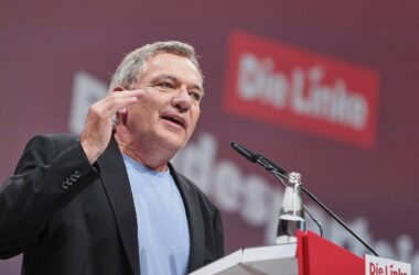 Linke will Deckelung von Managergehältern