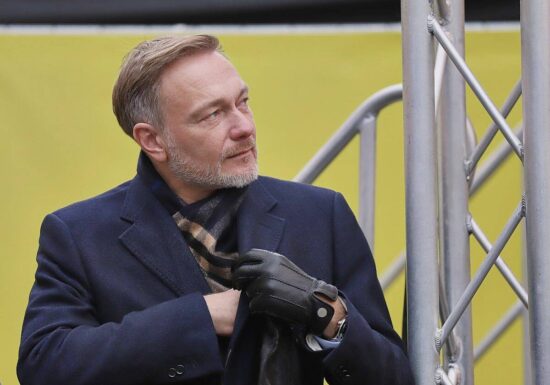 Lindner hofft auf Zustimmung von SPD und Grünen zu Asylgesetz