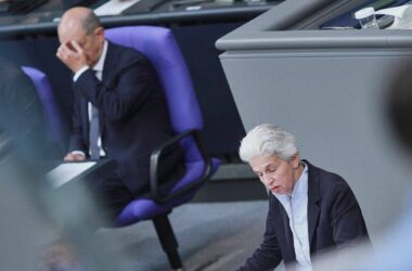 Strack-Zimmermann: "Olaf Scholz ist Geschichte"