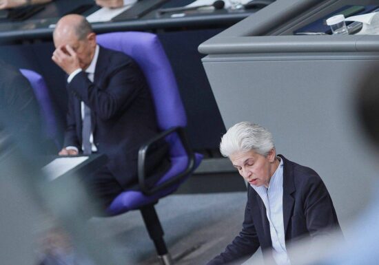 Strack-Zimmermann: "Olaf Scholz ist Geschichte"