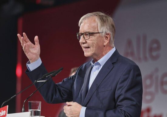 Bartsch kritisiert Schaumtorten-Angriff auf Lindner