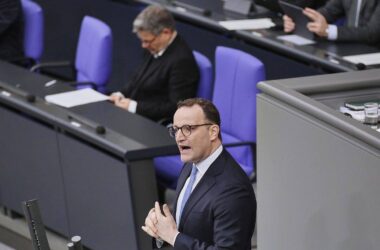 Spahn schließt Verbleib von Wirtschaftsminister Habeck im Amt aus