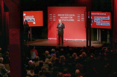 Scholz mahnt Merz zu Respektierung europäischen Rechts