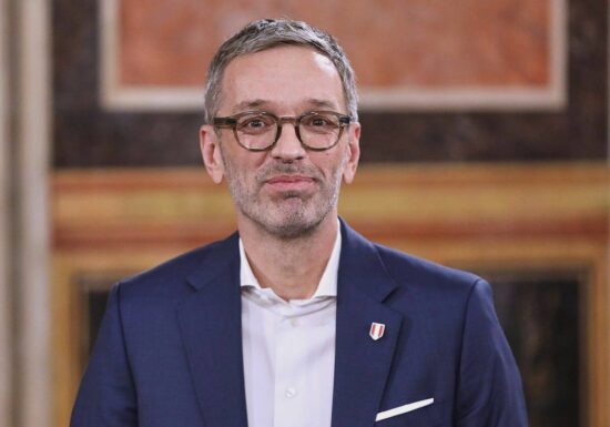 FPÖ-Chef Kickl erhält Auftrag zur Regierungsbildung in Österreich