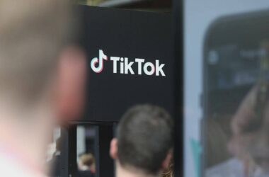 Innenministerin hat Onlineplattformen vorgeladen