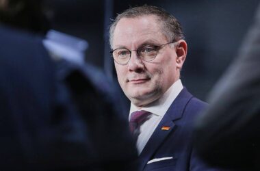 AfD-Chef kritisiert Migrationsanträge der Union als diffamierend