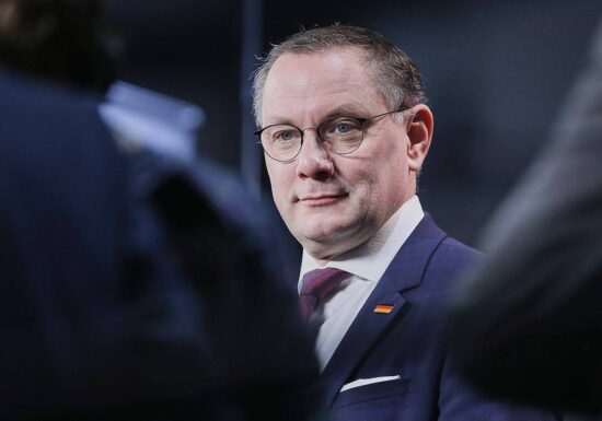 AfD-Chef kritisiert Migrationsanträge der Union als diffamierend
