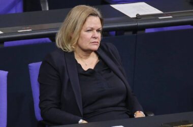 Wahl: Faeser will mit Instagram und X über Desinformation sprechen