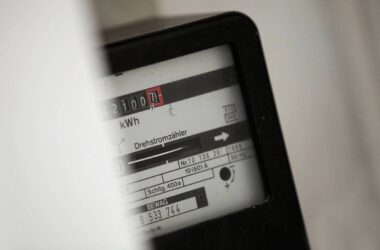 Strompreis-Rekord: Linke fordert Kontrollbehörde für Energiepreise