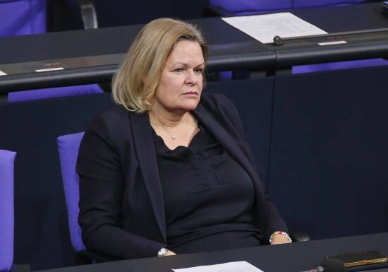 Aschaffenburg: Faeser stellt sich gegen populistische Forderungen
