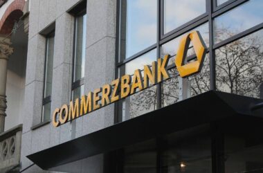 Commerzbank kehrt 2025 zu Hauptversammlung in Präsenz zurück